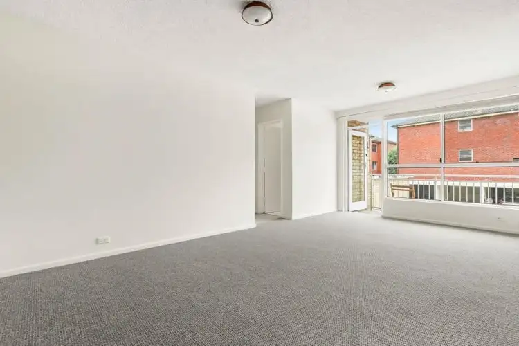 6/4 Barber Avenue