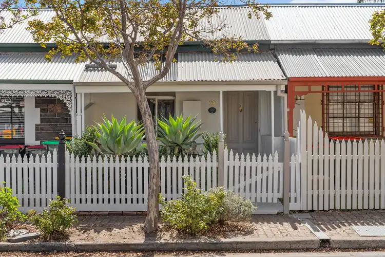 28 Maxwell Street