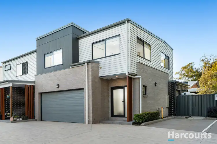 8/33 Olsen Crescent