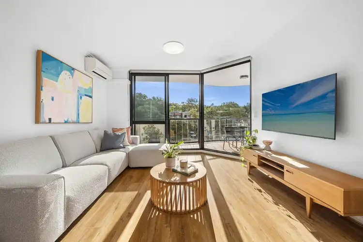 206/11 Mooramba Road