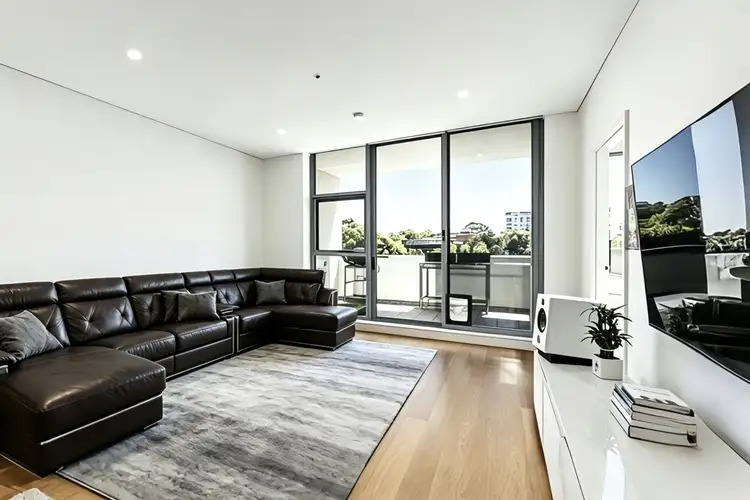 203/6 Mooltan Avenue