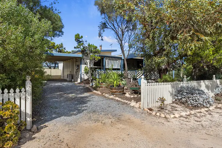 4 Curlew Crescent