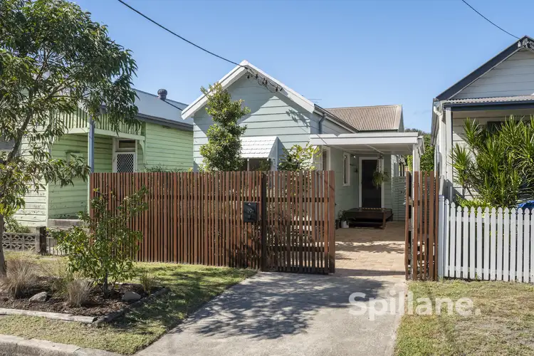 19 Holt Street