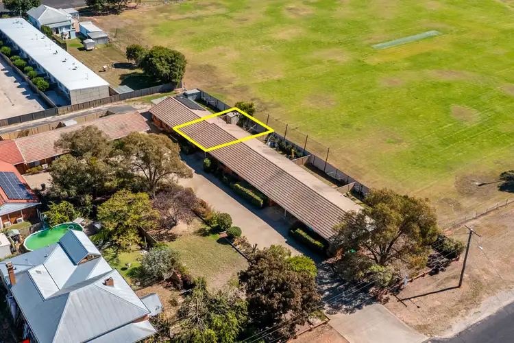 4/70a Lawson Street