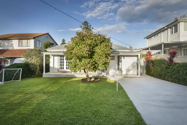 24 Balfour Ave