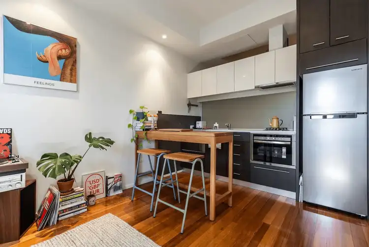 210/2A Michael Street