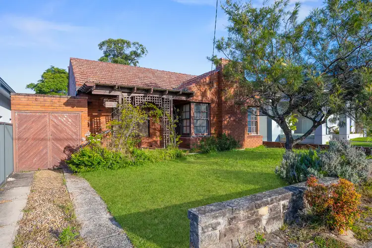 10 Bayview Street