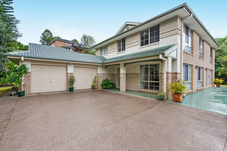 19 Woodfern Court