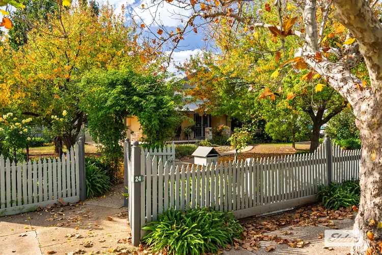 24 Airlie Street