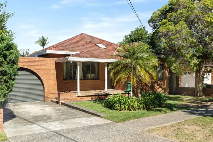18 Clements Parade
