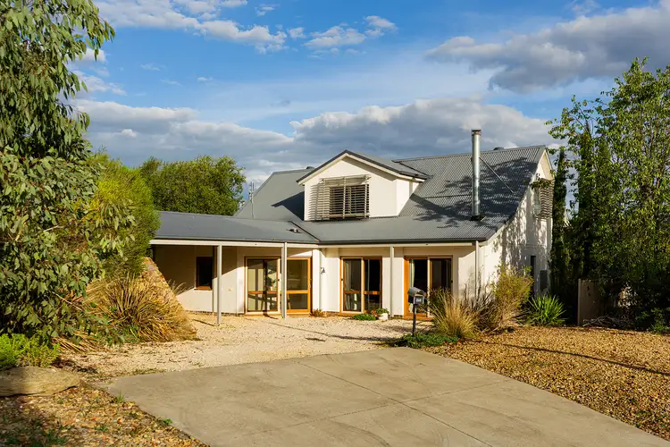 10 Phyllis Crescent