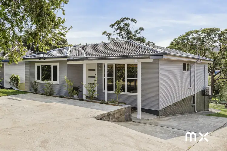 8 Leigh Crescent