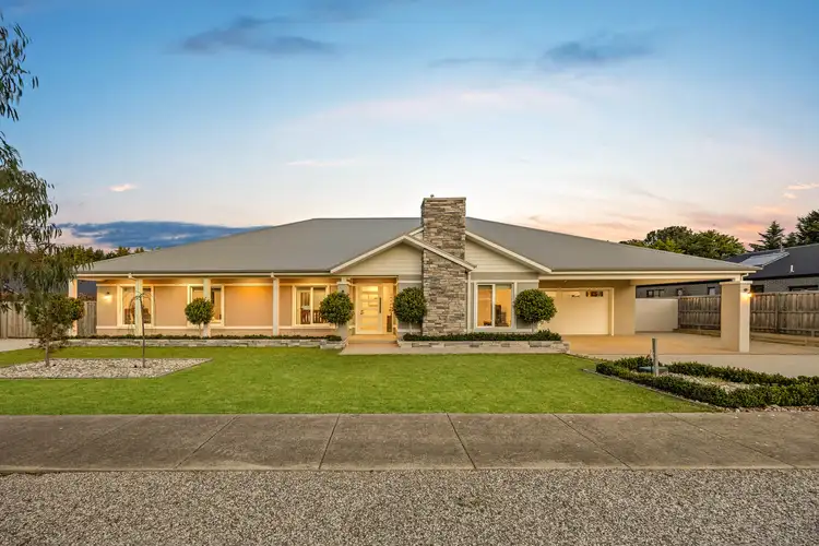 12 Wilson Place, Gisborne VIC 3437