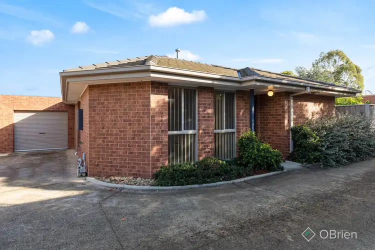2/4 Dunraven Court