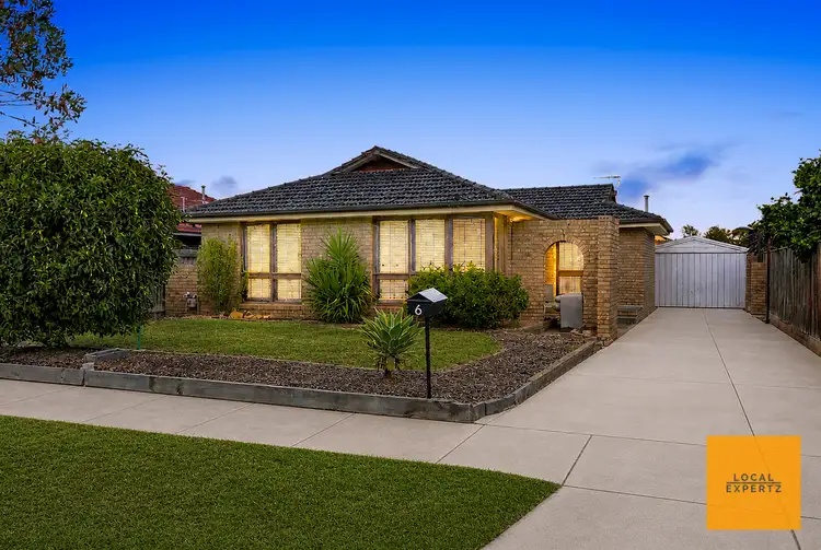 6 Clowes Street