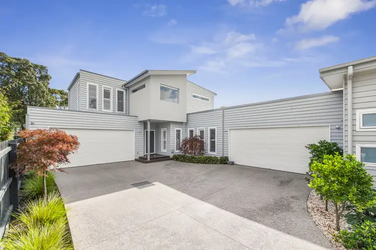 2/12 Martin Street