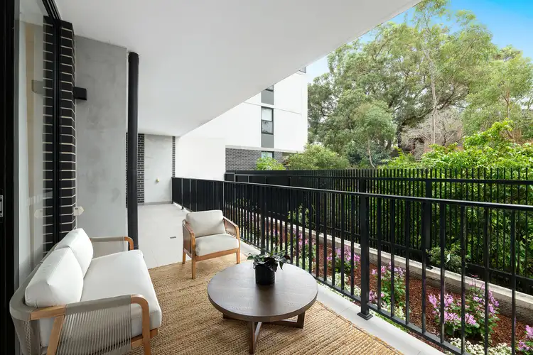 101/3 Pinnacle Street