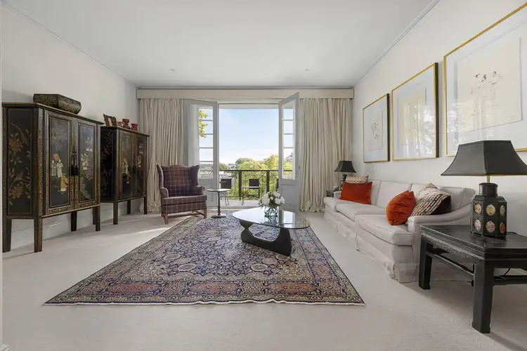23/350 Toorak Road