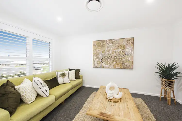 6 Mulholland Court