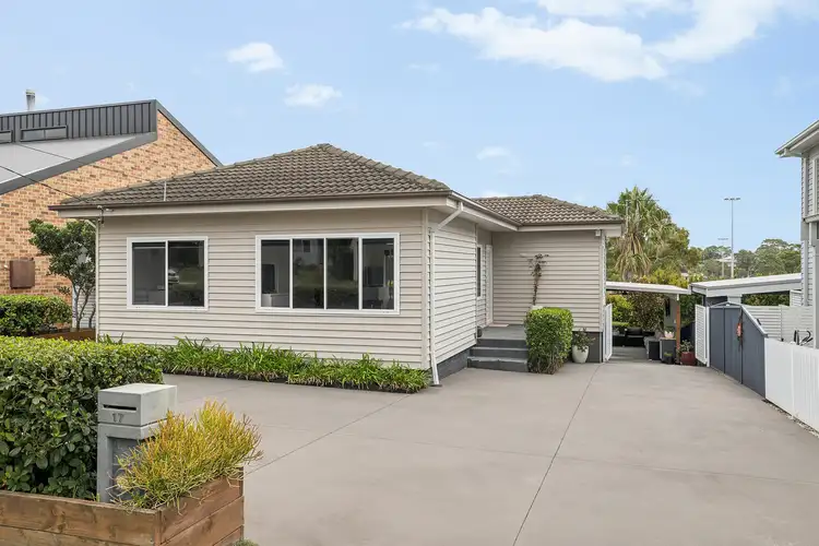17 Banksia Avenue