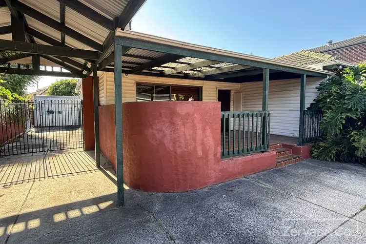 3 Rayhur Street
