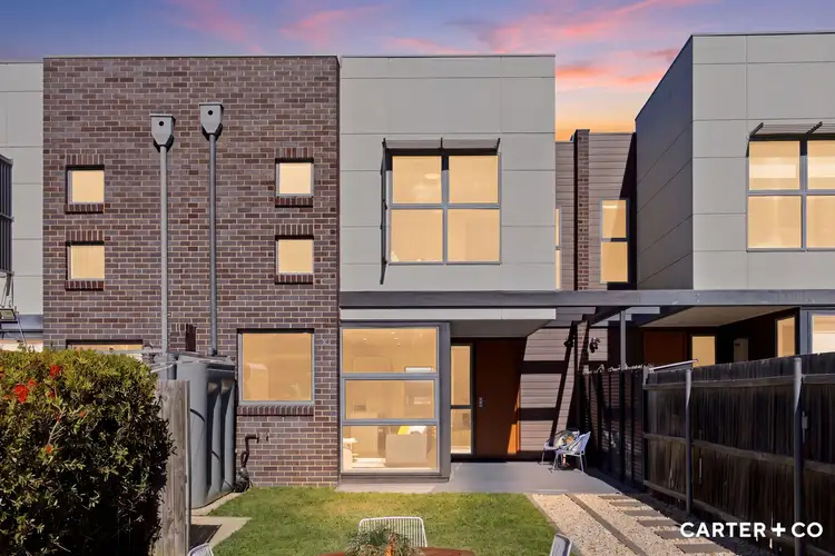 6/12 Helby Street