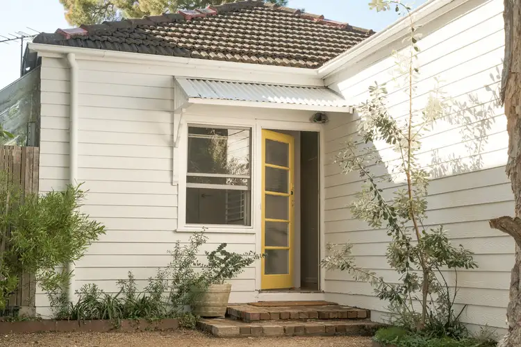 16 Helena Street