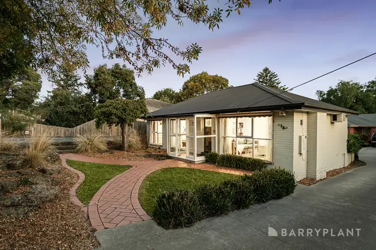 16 Swinburne Avenue