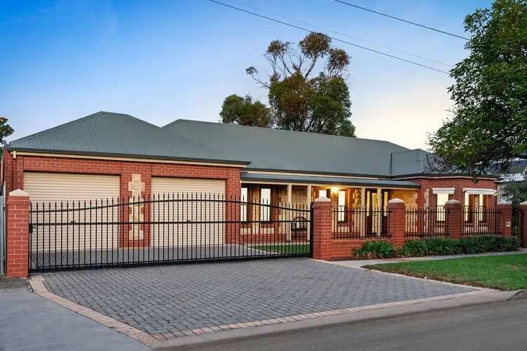 7B Howard Street