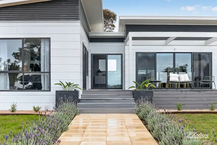 24 Mentone Road East
