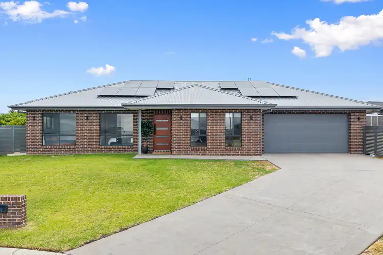 3 Corvina Close