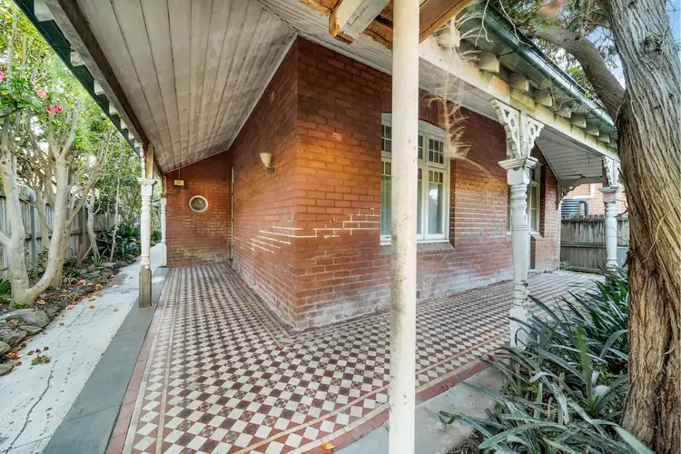 27 Lang Street