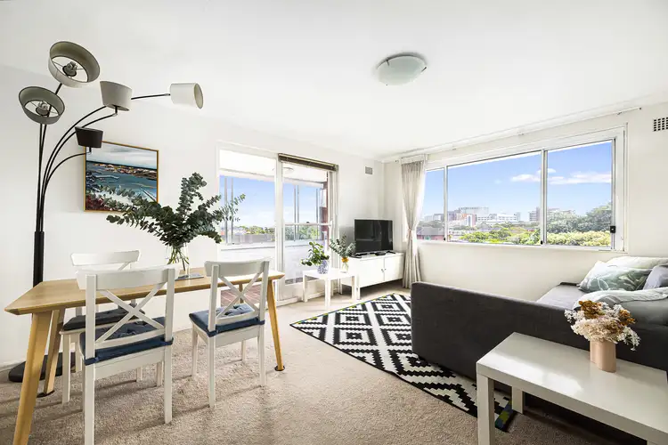 9/120 Perouse Road