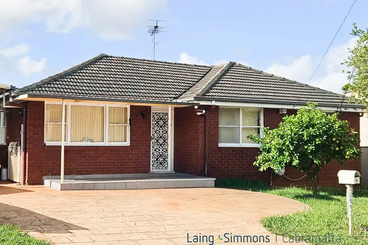 9 Holford Road