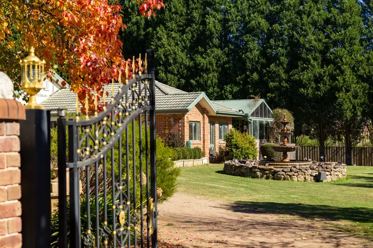 13 Stratford Way, Burradoo NSW 2576