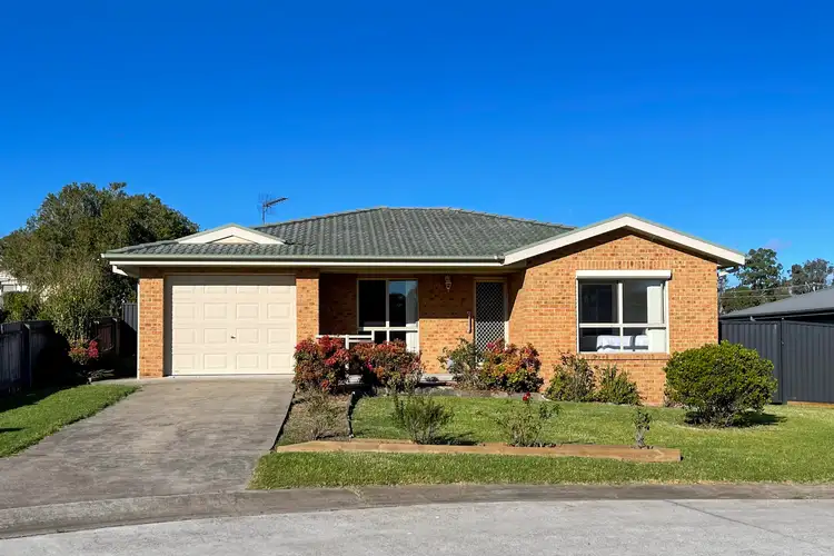 4 Carrie Crescent