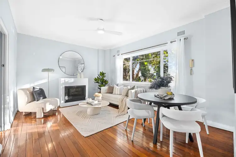 2/60A Raglan Street