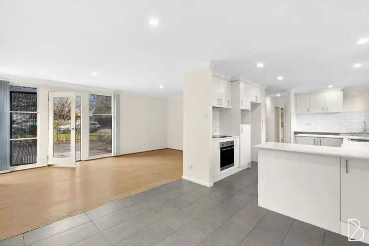 7 Hakea Crescent