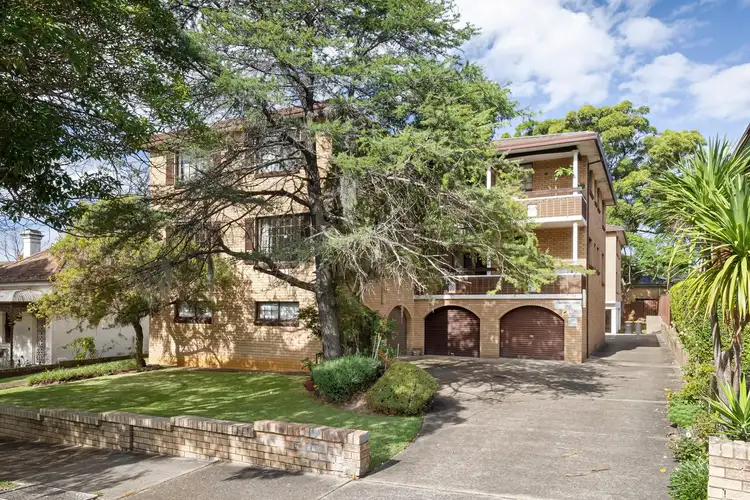 9/3 Gladstone Street