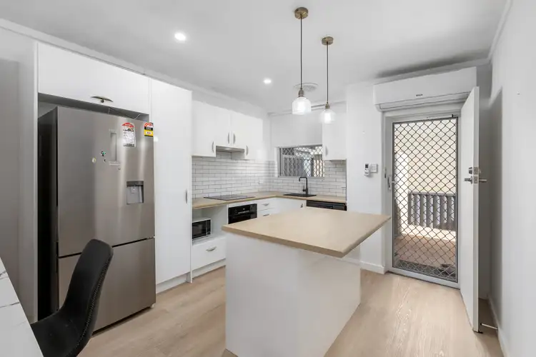 1/11 Scott Street