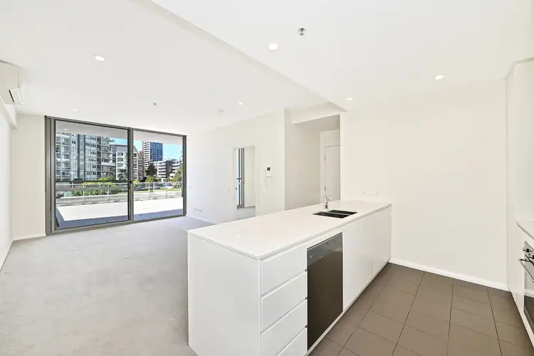 109/43 Shoreline Drive