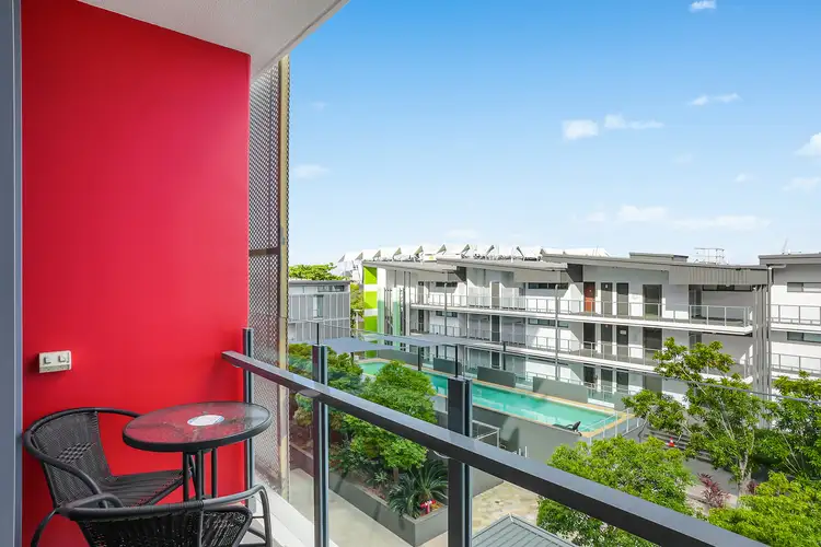 25/4 Aplin Street