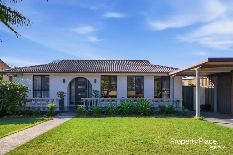 7 Dunstan Avenue