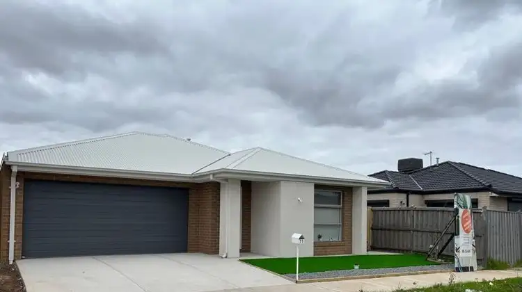 71 Stream Road