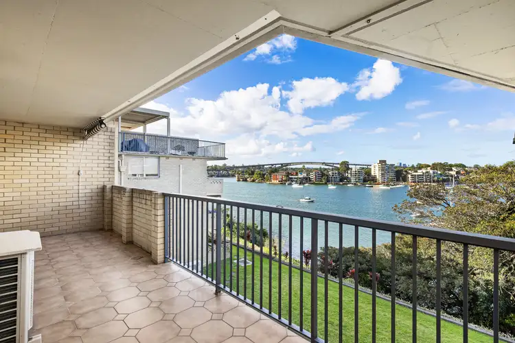 8/19 Bortfield Drive