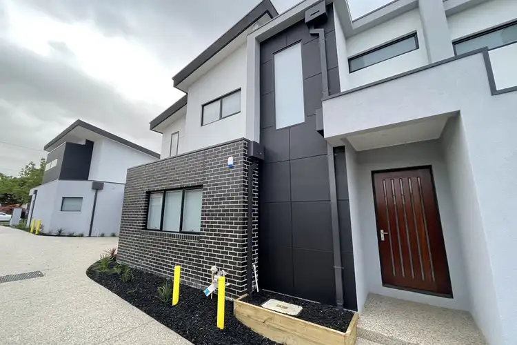 2/59 Barry Street
