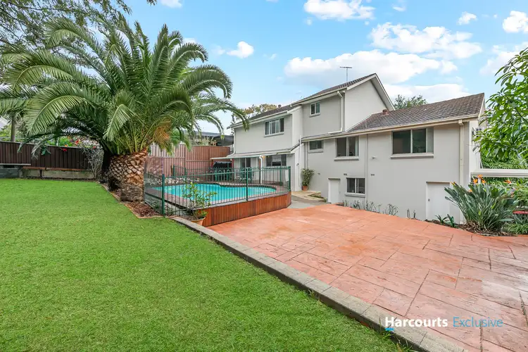 16 Gum Grove Place