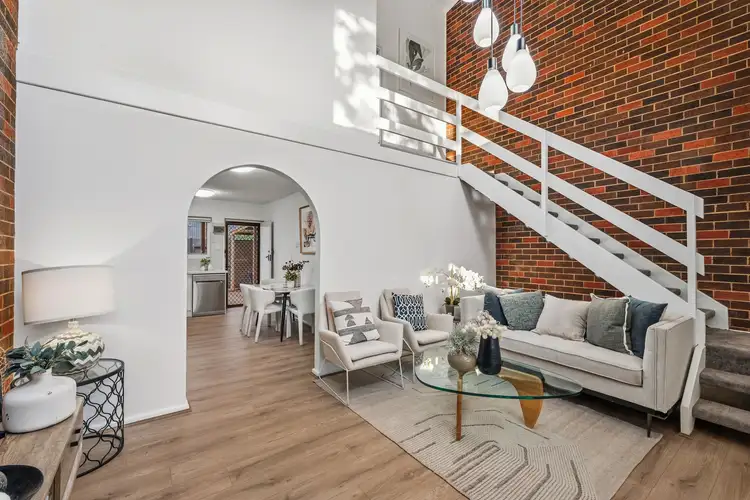 6/3 Orchard Avenue