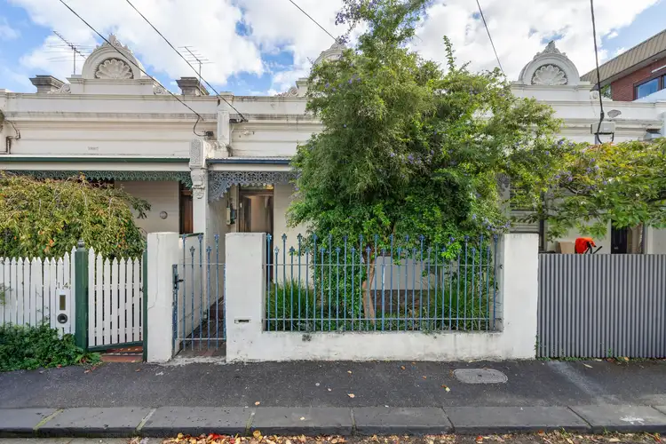12 Lyndhurst Street