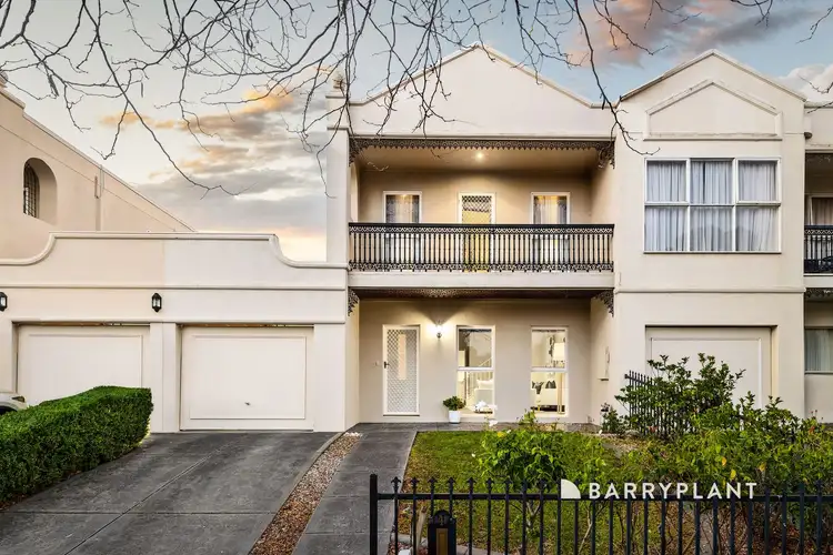 4 Parklane Way